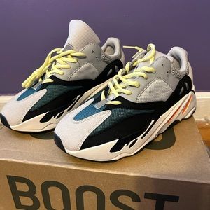 Yeezy Boost 700 'Wave Runner'
